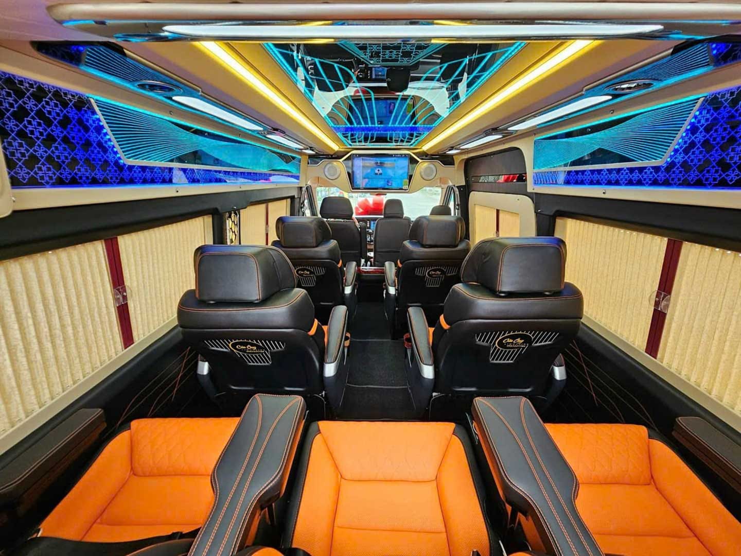 Limousines offer spacious reclining seats, ample legroom, air conditioning, Wi-Fi, and complimentary refreshments